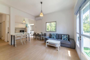Large 2 Bedroom Near The Beach By Vacay
